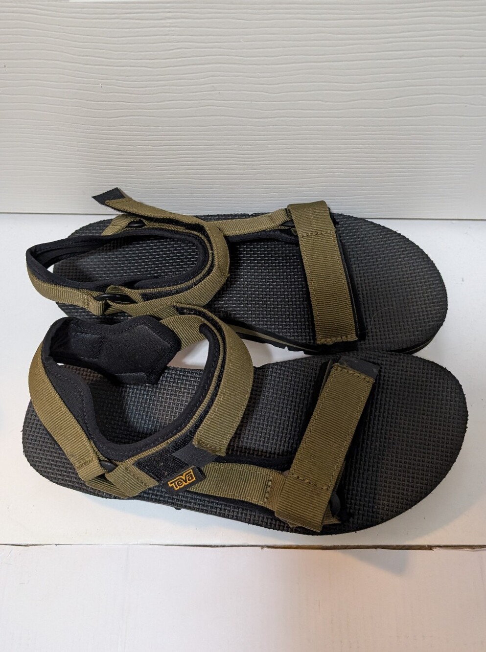 TEVA men's original universal trail active sandals in dark Olive Green Size 9